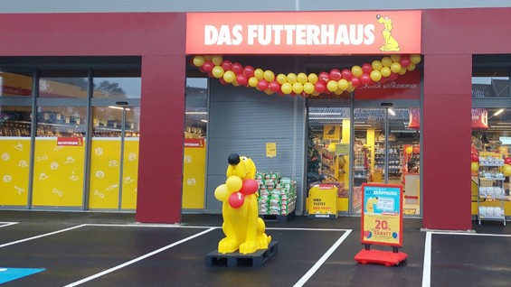 DAS-FUTTERHAUS-Imst-Eingang
